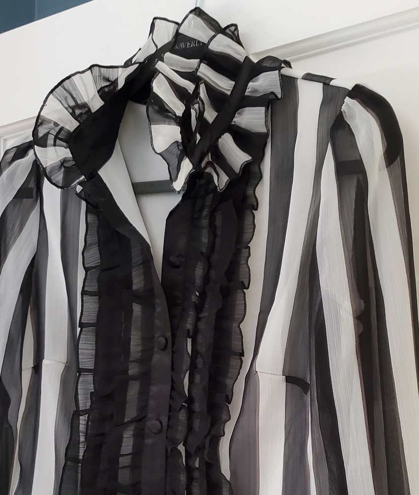 Black and White Striped Pattern Dress Top!